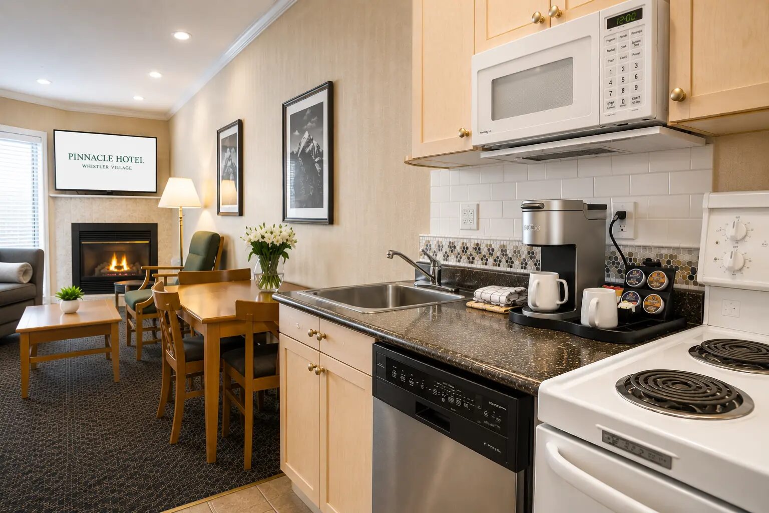 Deluxe Studio suite at Pinnacle Hotel Whistler Village, Whistler Village — photo 2